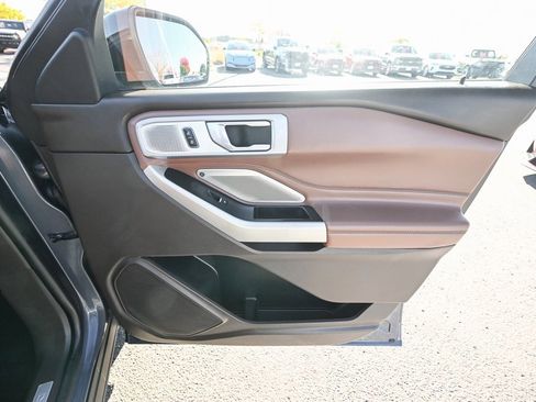 Certified 2021 Ford Explorer King Ranch w/ Premium Technology Package image 27