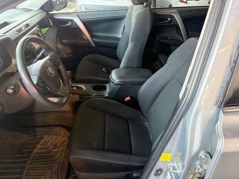 Used 2018 Toyota RAV4 XLE w/ Plus Extra Value Package AWD/4WD image 15