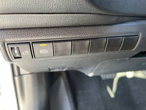 Used 2025 Toyota Corolla LE image 18