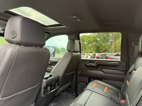 Used 2024 GMC Sierra 2500 AT4 w/ Technology Package AWD/4WD image 39