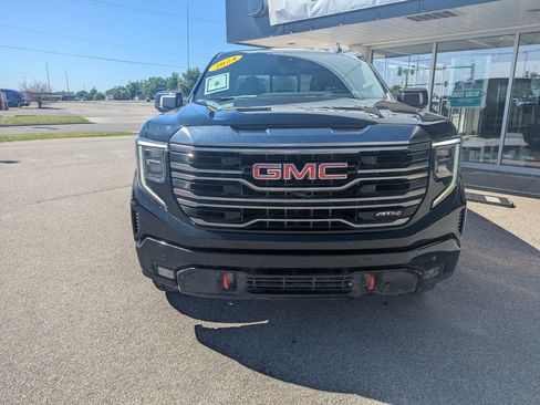 Used 2024 GMC Sierra 1500 AT4 w/ Technology Package AWD/4WD image 2