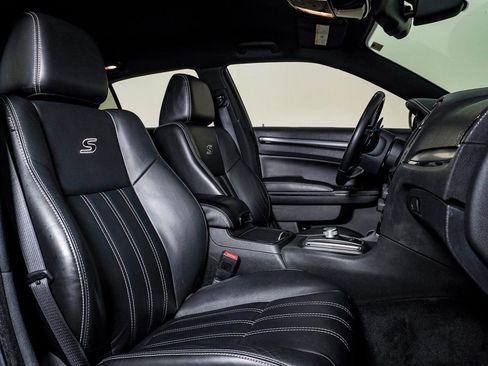 Used 2015 Chrysler 300 S image 15