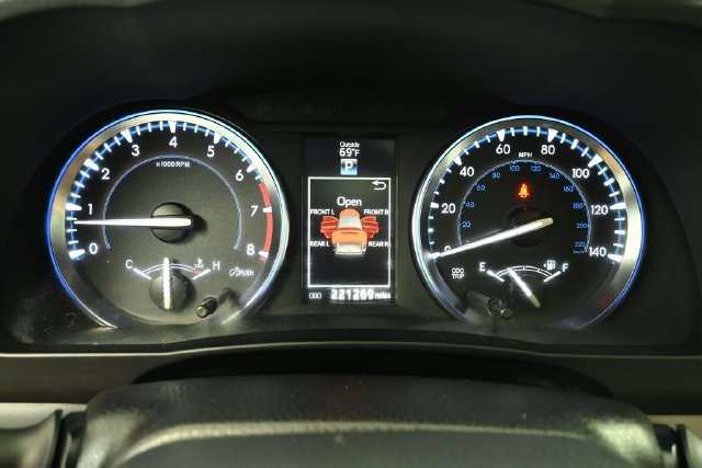 Used 2015 Toyota Highlander XLE AWD/4WD image 23