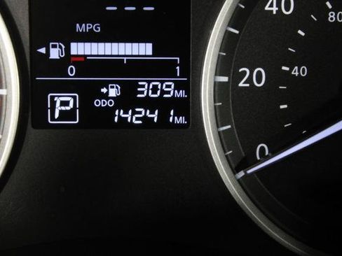 Certified 2024 Nissan Kicks S FWD image 27