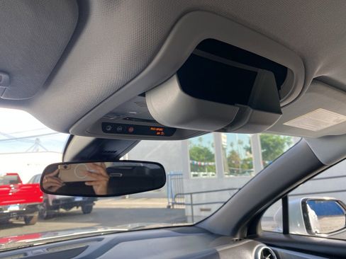 Used 2022 Chevrolet Blazer LT image 32