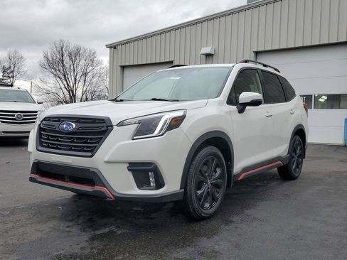 Used 2023 Subaru Forester Sport image 3