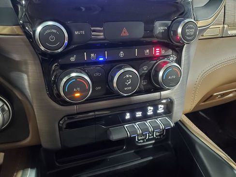 Used 2020 RAM 1500 Limited RWD image 32