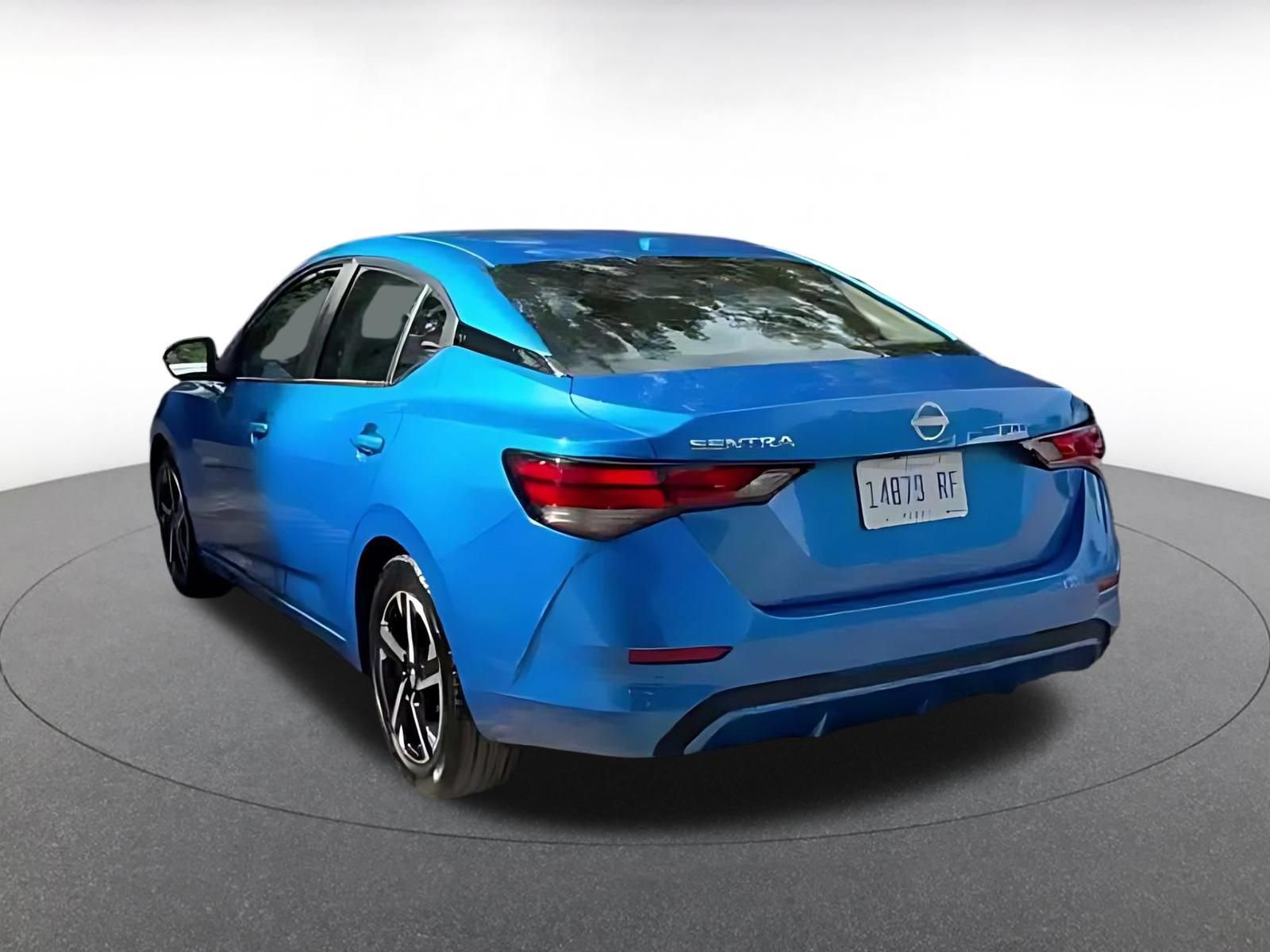 Used 2025 Nissan Sentra SV FWD image 10