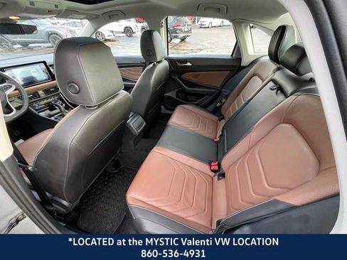 Certified 2025 Volkswagen Jetta SEL image 12
