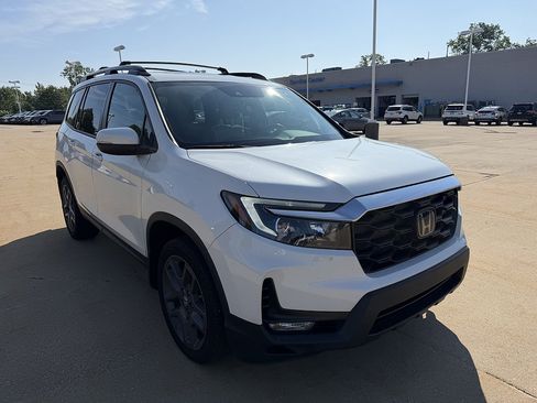 Used 2022 Honda Passport EX-L image 2