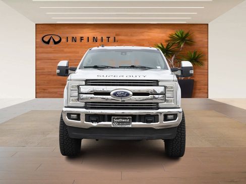 Used 2019 Ford F250 Lariat w/ Lariat Ultimate Package image 2