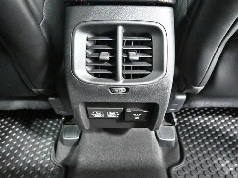 Used 2021 Jeep Cherokee Trailhawk AWD/4WD image 31