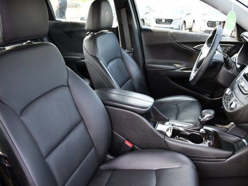 Used 2023 Chevrolet Malibu LT FWD image 34