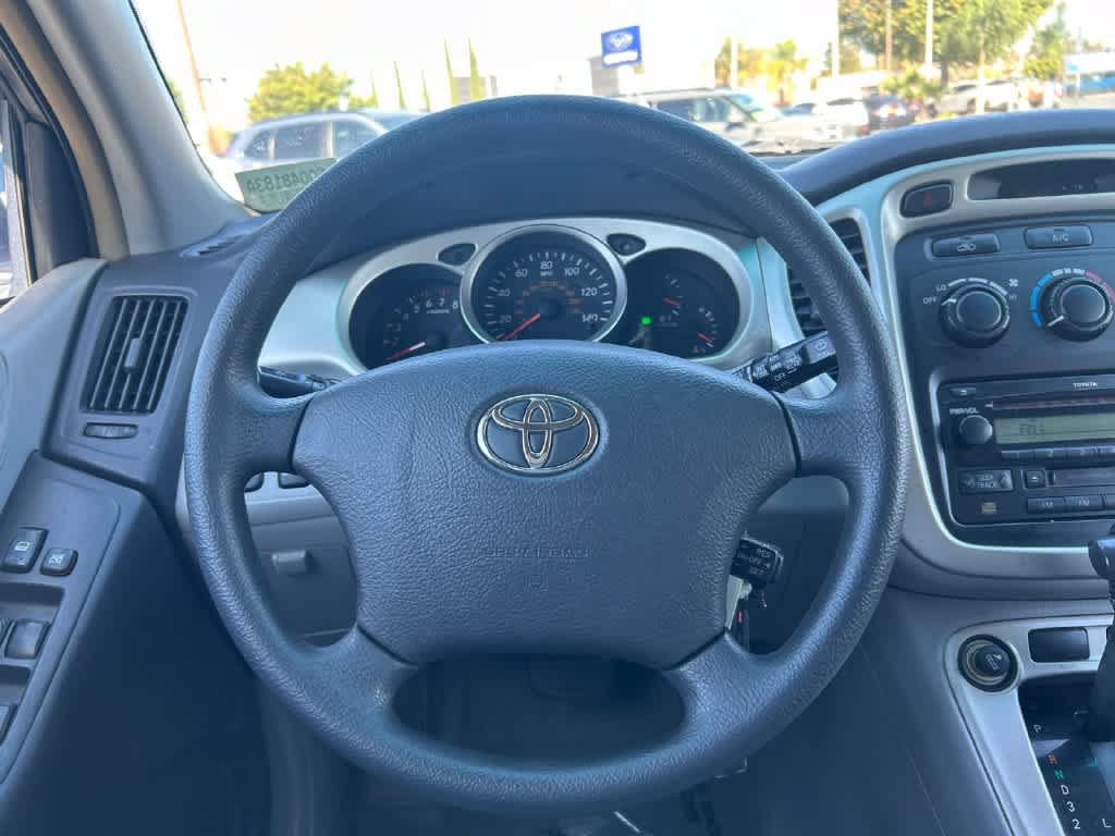 Used 2005 Toyota Highlander 2WD V6 w/ Preferred Pkg image 15