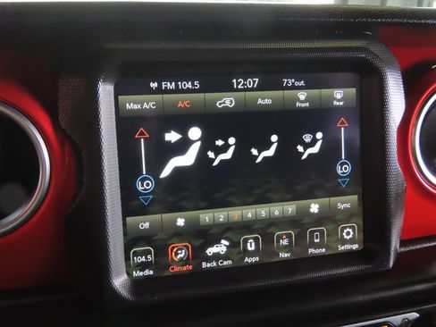 Used 2021 Jeep Wrangler Unlimited Rubicon AWD/4WD image 39