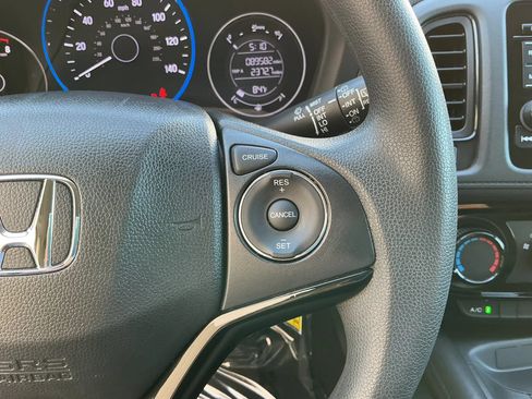 Used 2021 Honda HR-V LX image 23