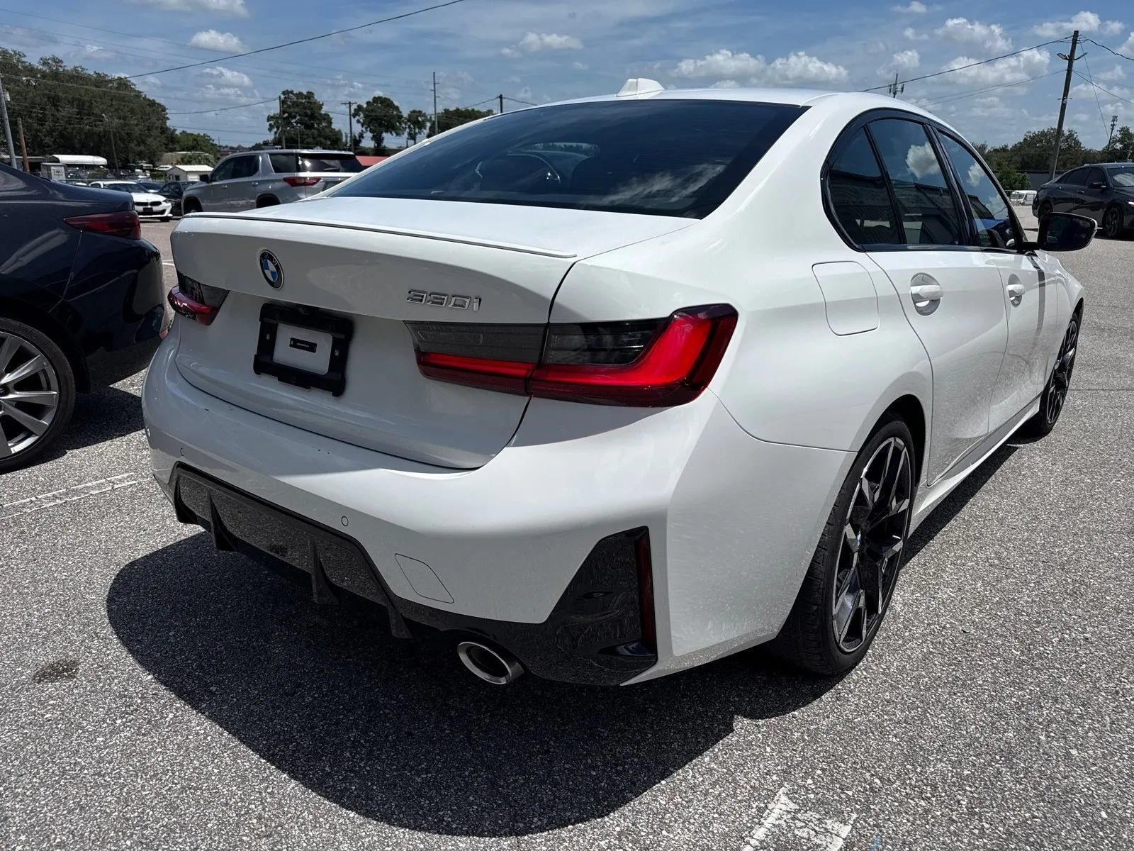 Used 2026 BMW 330i Sedan w/ M Sport Package RWD image 9