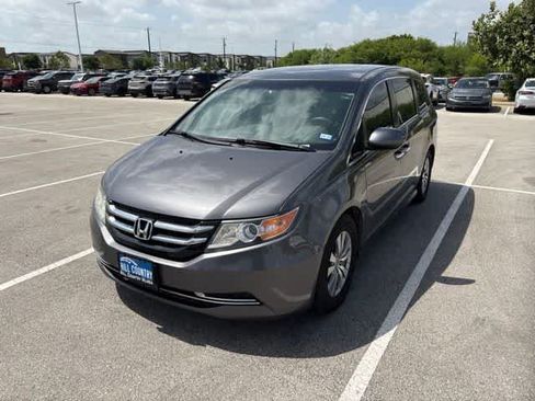 Used 2016 Honda Odyssey SE image 1