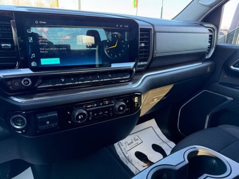 Used 2024 Chevrolet Silverado 2500 LT image 29