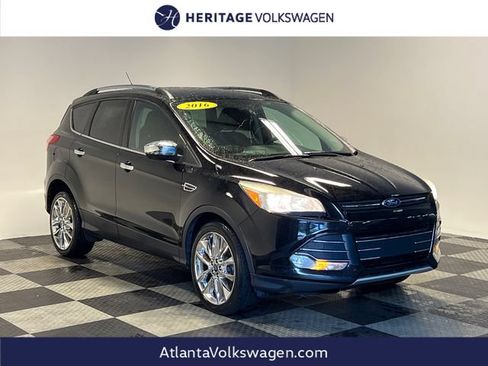Used 2016 Ford Escape SE w/ SE Chrome Package FWD image 1