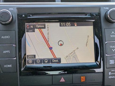 Used 2016 Toyota Camry SE image 9