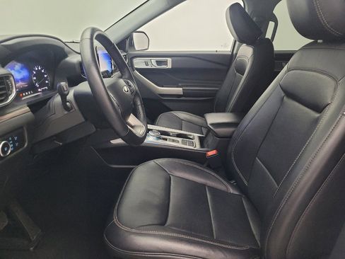 Used 2023 Ford Explorer Limited image 17