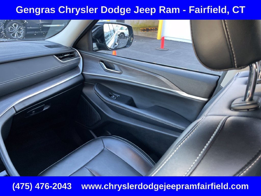 Used 2023 Jeep Grand Cherokee L Limited AWD/4WD image 68
