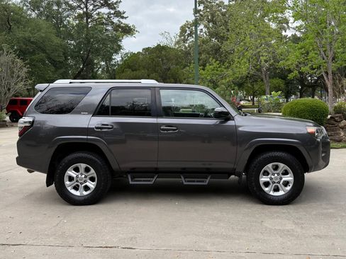 Used 2018 Toyota 4Runner SR5 image 14