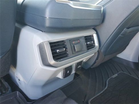 Used 2021 Ford F150 Limited image 12