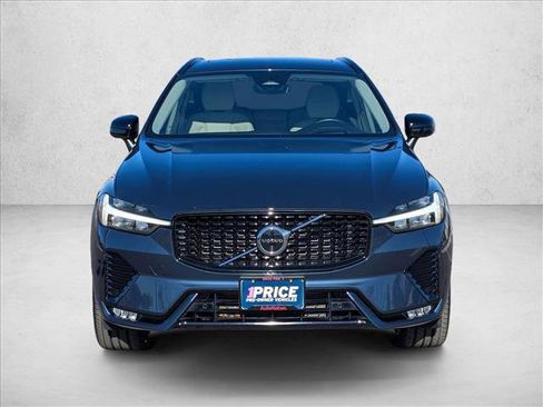 Used 2023 Volvo XC60 B5 Ultimate w/ Protection Package Premier image 2