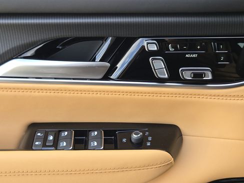 New 2026 Jeep Grand Wagoneer Summit AWD/4WD image 17