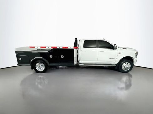 Used 2026 RAM 4500 4x4 Crew Cab DRW w/ Laramie Trim Package image 8