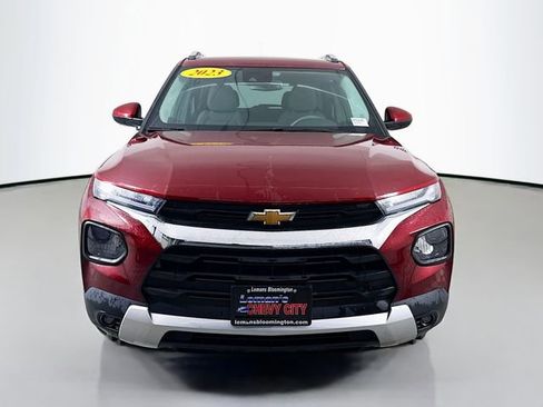 Used 2023 Chevrolet TrailBlazer LT w/ Convenience Package image 2
