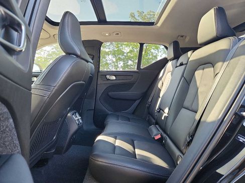 Certified 2023 Volvo XC40 B5 Plus w/ Climate Package AWD/4WD image 10
