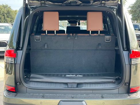 Used 2025 Lexus GX 550 w/ Accessory Package (31) AWD/4WD image 14