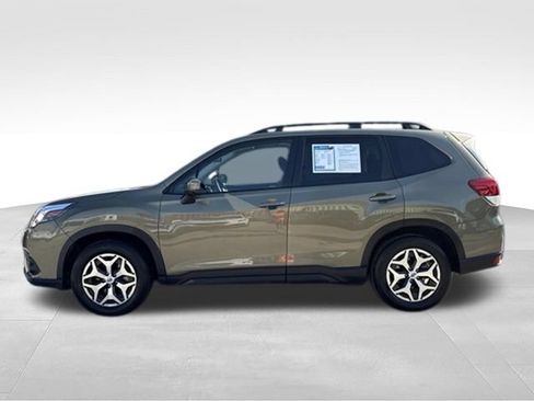 Used 2023 Subaru Forester Premium AWD/4WD image 4