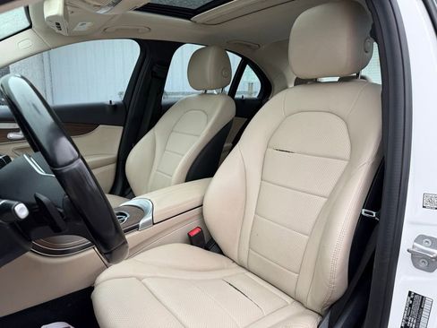 Used 2019 Mercedes-Benz C 300 4MATIC Sedan w/ Premium Package image 7