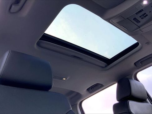 Used 2017 Chevrolet Silverado 2500 LTZ w/ Midnight Edition image 13