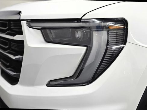 Used 2024 GMC Acadia Elevation FWD image 28
