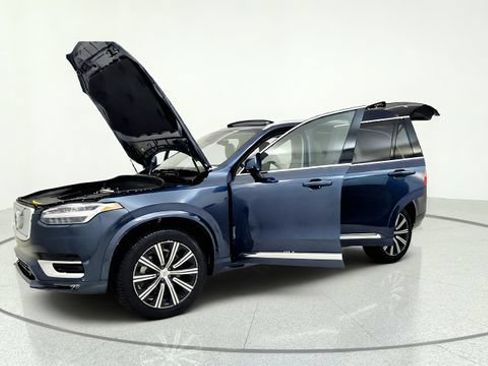 Used 2024 Volvo XC90 B5 Core AWD/4WD image 14