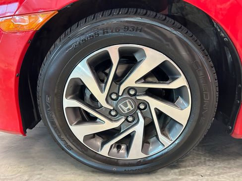 Used 2018 Honda Civic EX image 17