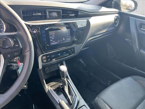 Used 2019 Toyota Corolla LE image 14