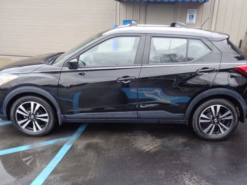 Used 2019 Nissan Kicks SV w/ Exterior Package FWD image 3