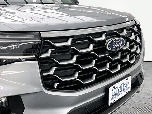 Certified 2025 Ford Explorer Platinum w/ LUX Leather Package AWD/4WD image 29