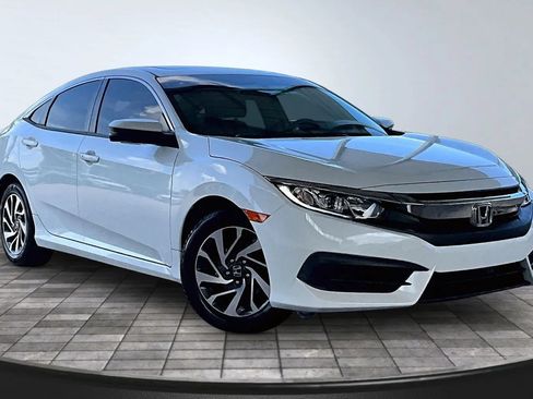 Used 2017 Honda Civic EX image 3