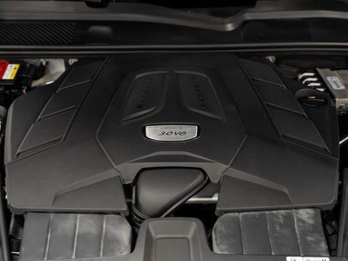 Used 2021 Porsche Cayenne Coupe image 61