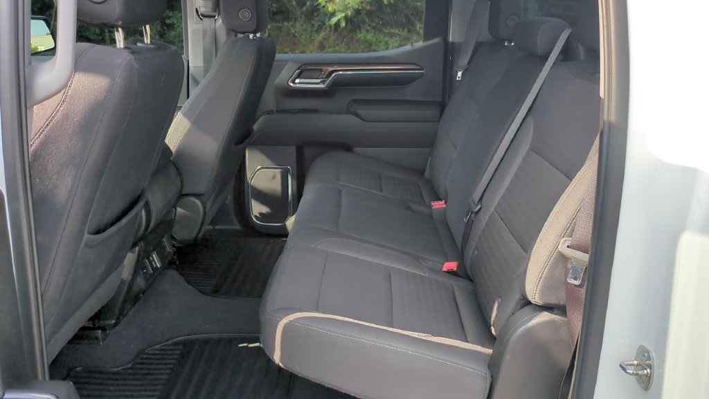 Used 2024 Chevrolet Silverado 1500 LT AWD/4WD image 14