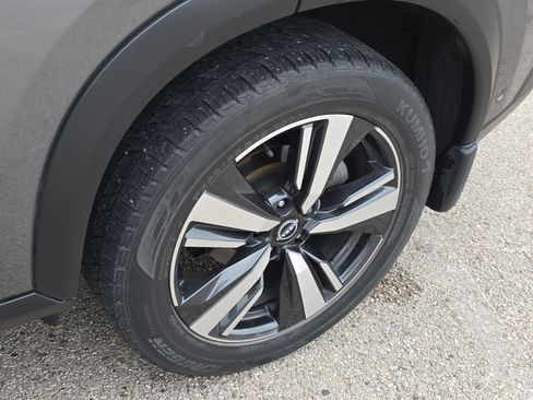 Used 2022 Nissan Rogue Platinum w/ Head-Up Display Package image 10