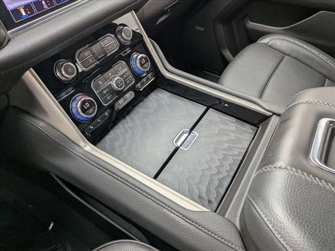 Used 2021 GMC Yukon Denali RWD image 12