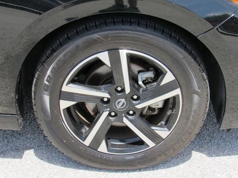 Used 2024 Nissan Sentra SV FWD image 9